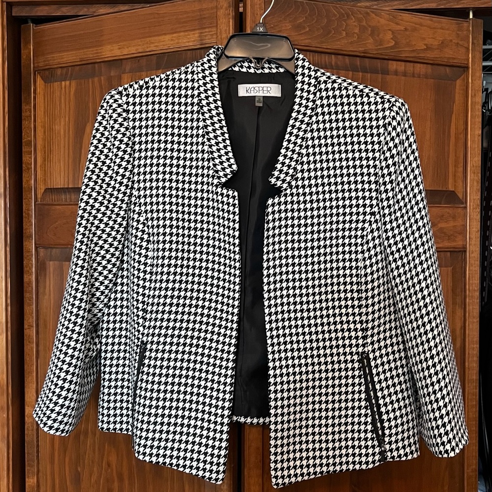 Kasper houndstooth blazer. Size 16